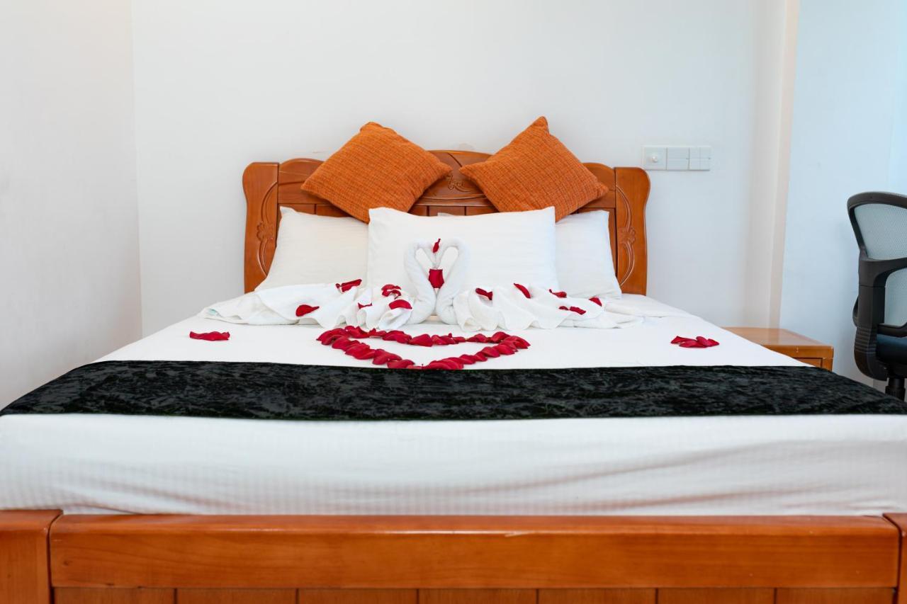 White Beach Holiday At Hulhumale' Exterior foto